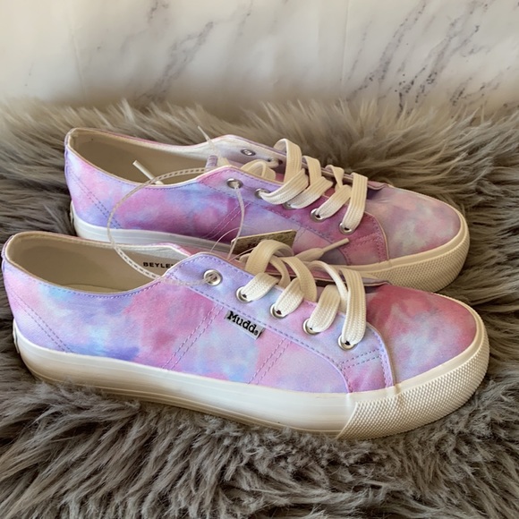 mudd canvas shoes
